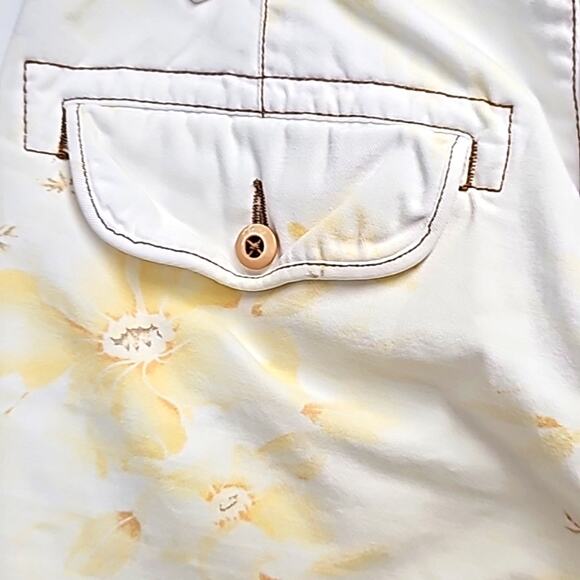 Paradise Shores Cream w/Gold Floral Print Shorts Zip & Button Closure Womens 6 - Picture 7 of 11